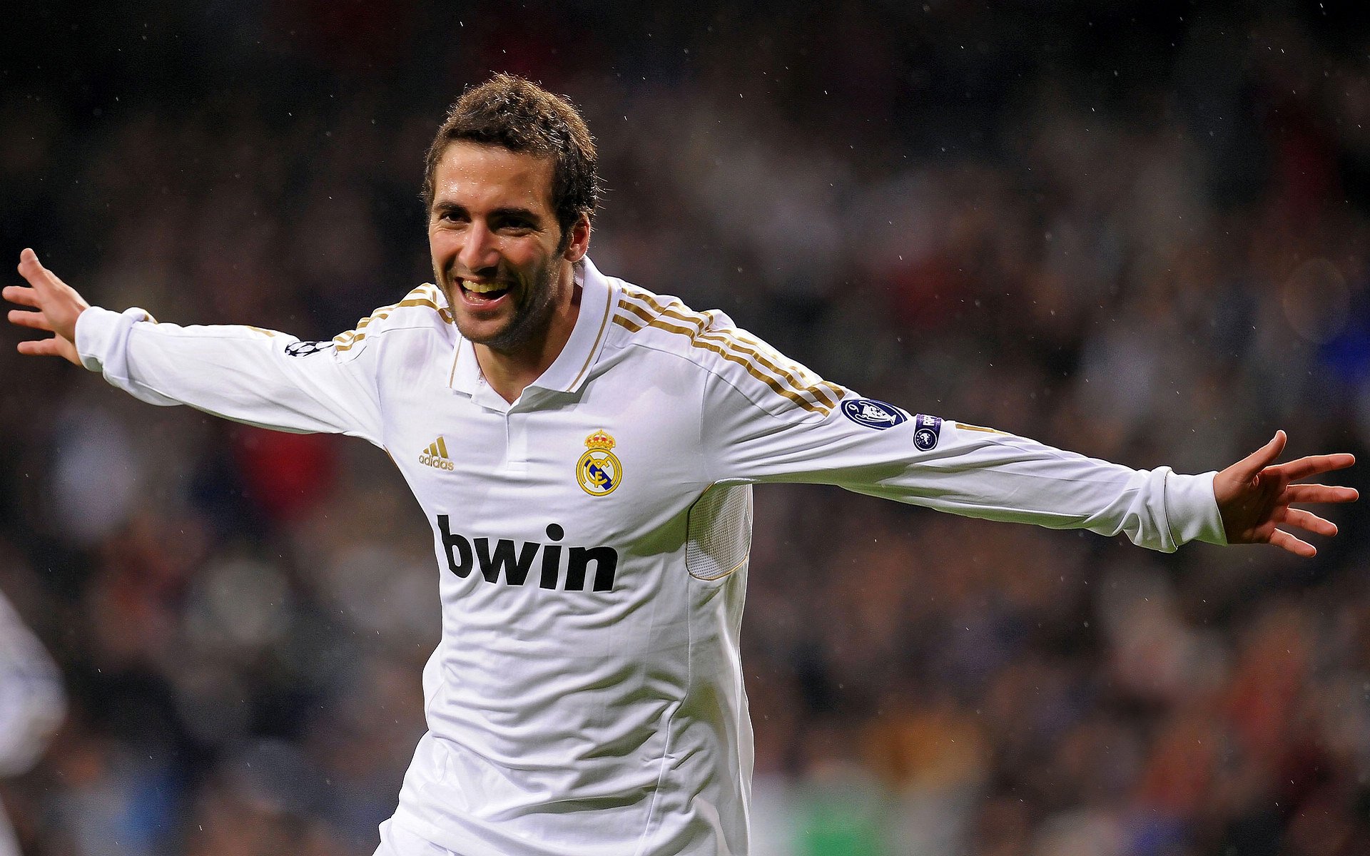 爱游戏-“新都香城赛场，福乐球选手火力全开！”